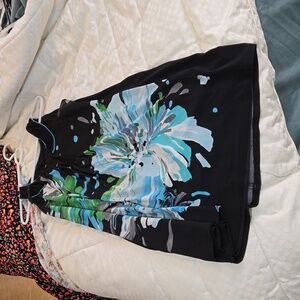 Love this dress! Held well and flowy